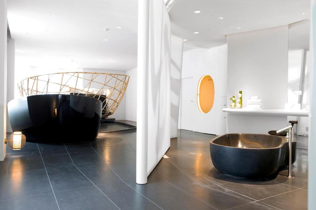 The Swatch Art Peace 5* Shanghai